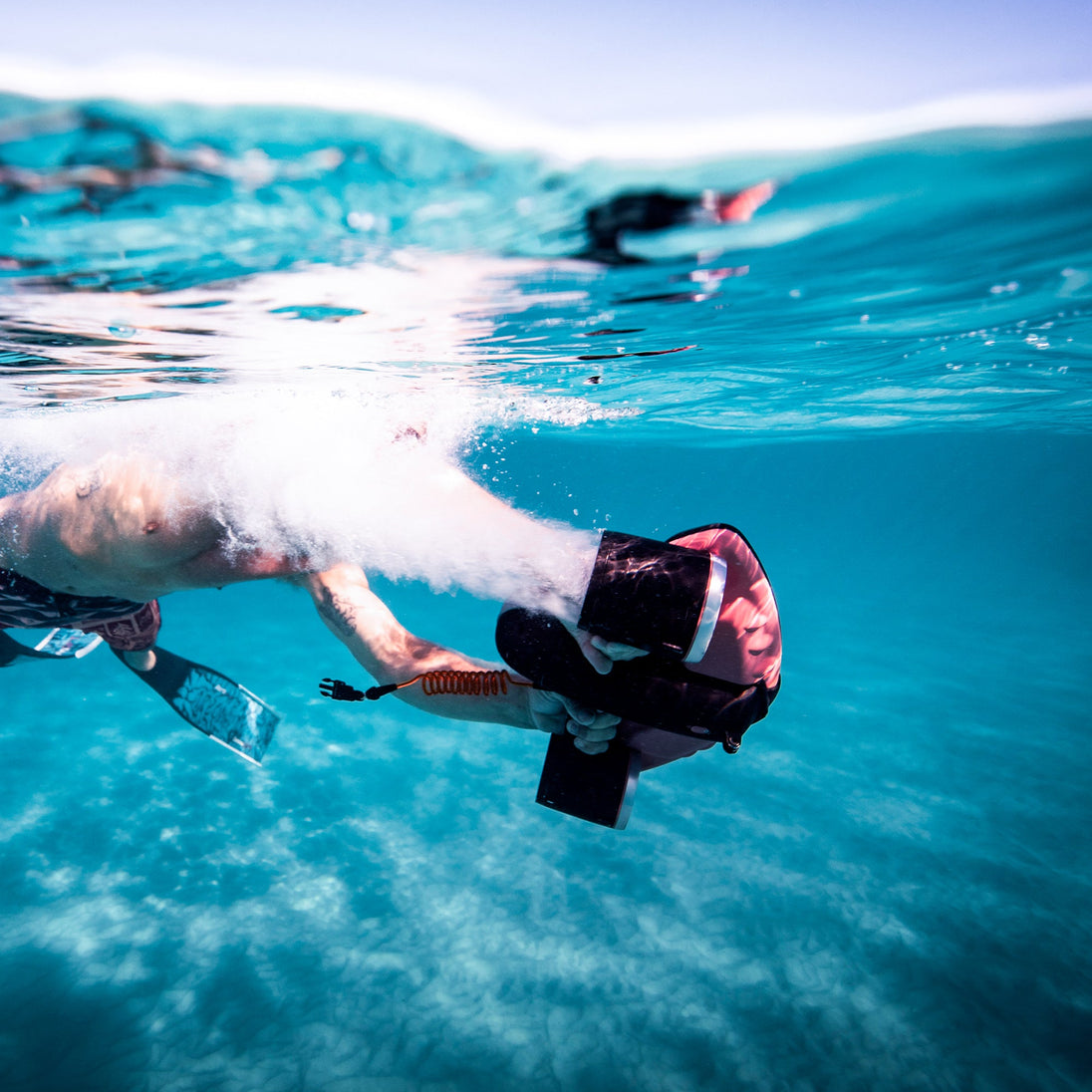 Sublue Navbow Underwater Scooter - Rugged Venture