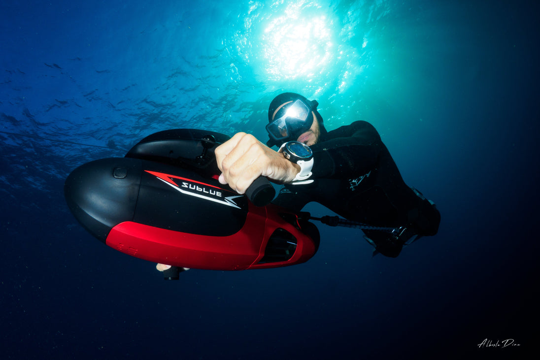 Sublue Vapor Underwater Scooter - Rugged Venture