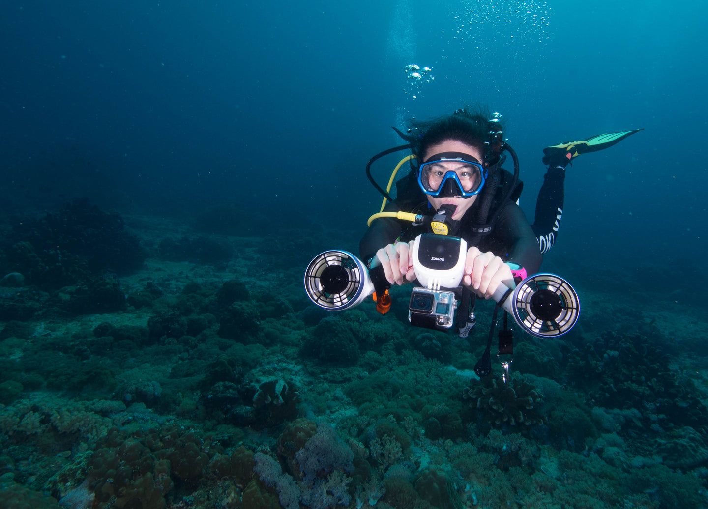 Sublue Mix Underwater Scooter - Rugged Venture