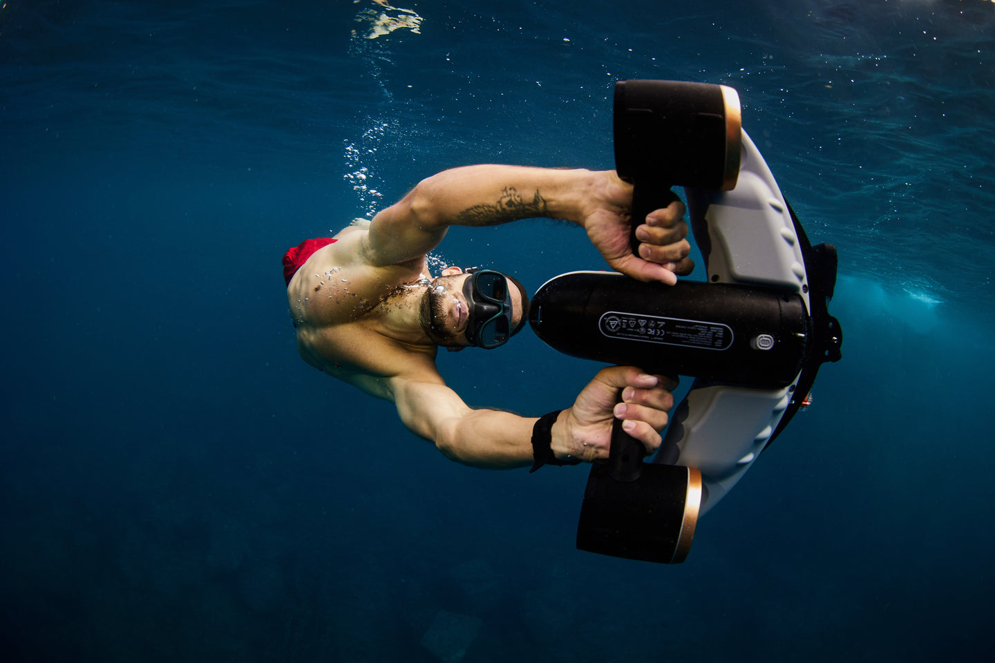 Sublue Navbow+ Underwater Scooter - Rugged Venture