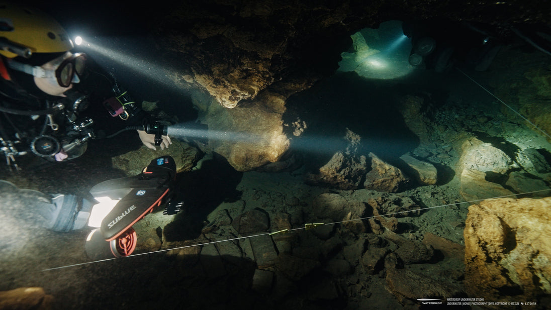 Sublue Navbow Underwater Scooter - Rugged Venture