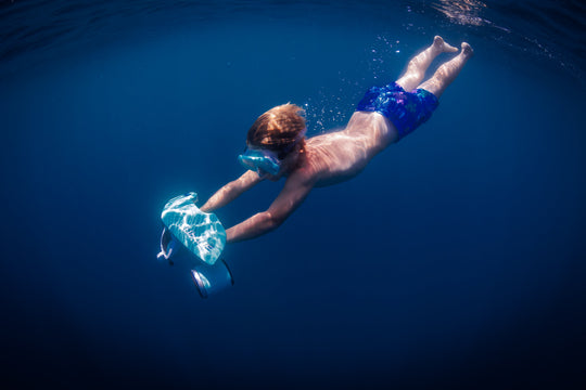 Sublue Mix Underwater Scooter - Rugged Venture