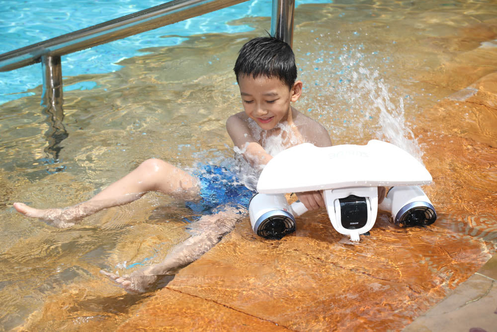 Sublue Mix Underwater Scooter - Rugged Venture