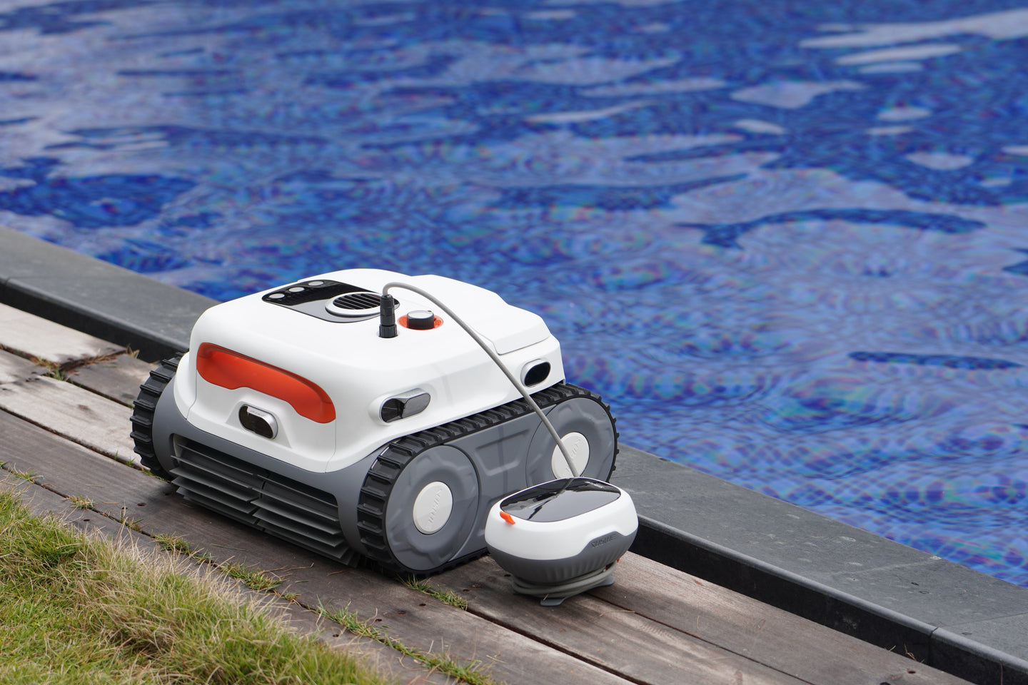 Sublue BN Pro Robotic Pool Cleaner - Rugged Venture