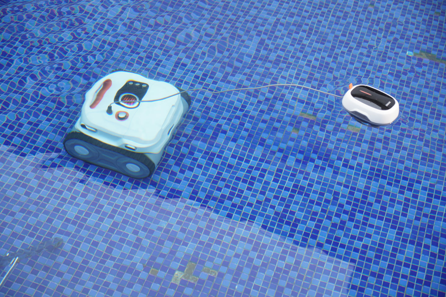 Sublue BN Pro Robotic Pool Cleaner - Rugged Venture