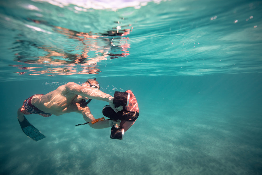Sublue Navbow Underwater Scooter - Rugged Venture