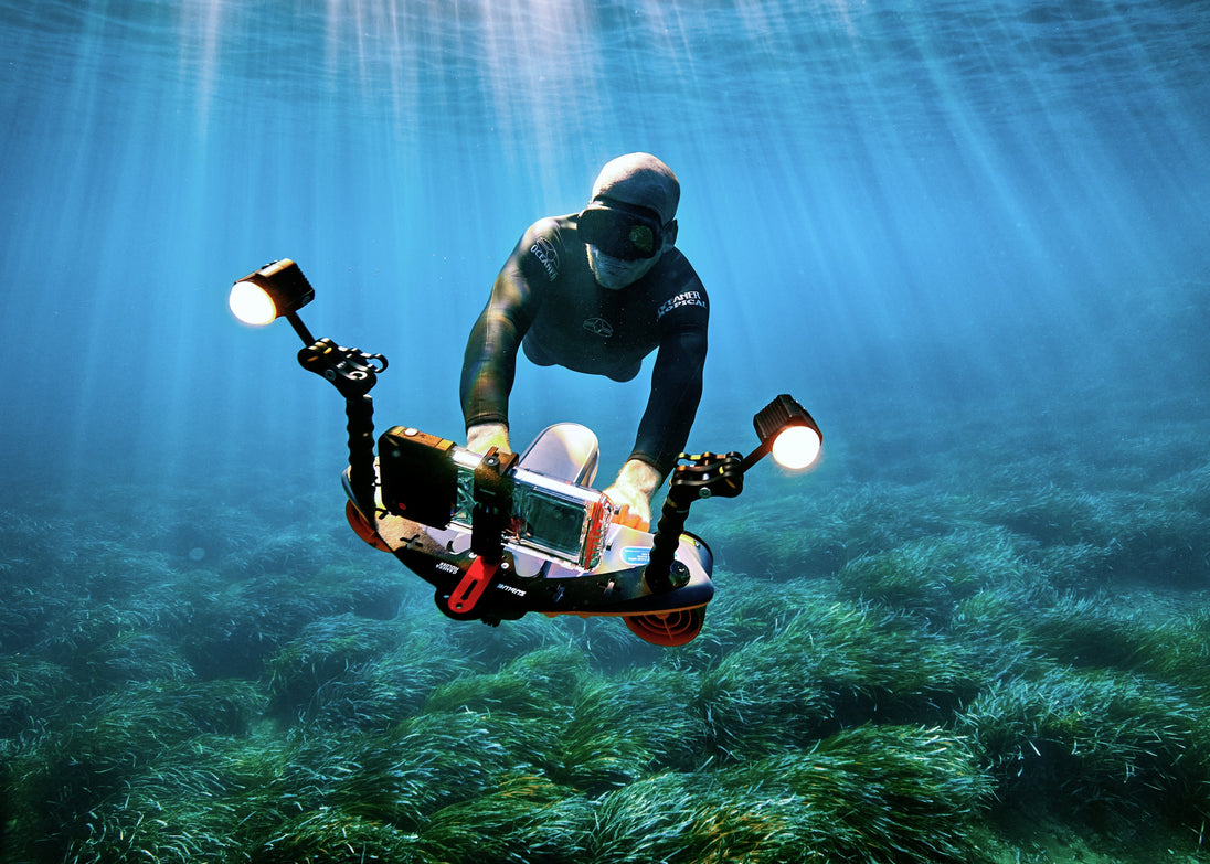 Sublue Navbow Underwater Scooter - Rugged Venture